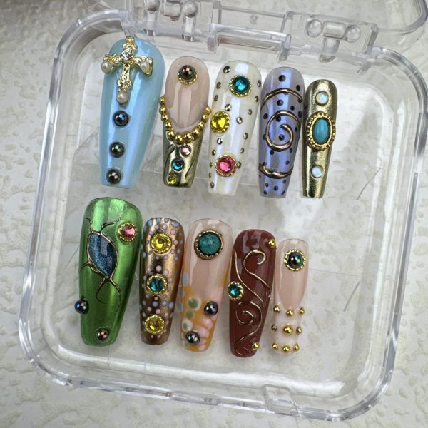 Baroque-style gemstone nail sticker set